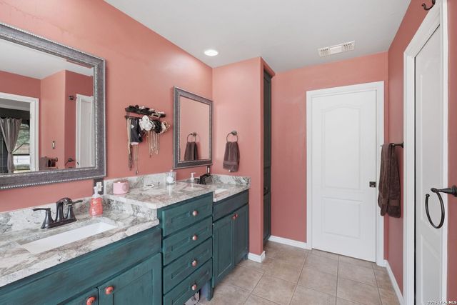 232 MEADOWLARK LN, Mcqueeney, TX 78123