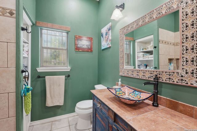 232 MEADOWLARK LN, Mcqueeney, TX 78123