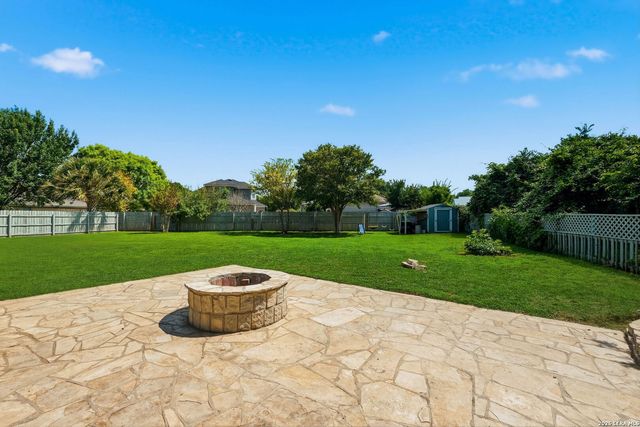 232 MEADOWLARK LN, Mcqueeney, TX 78123