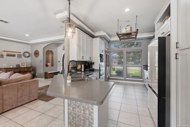232 MEADOWLARK LN, Mcqueeney, TX 78123