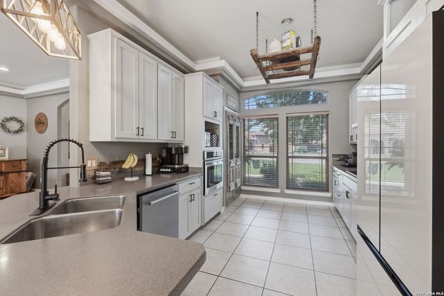 232 MEADOWLARK LN, Mcqueeney, TX 78123