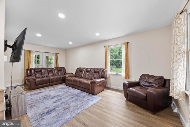 1931 MAPLEWOOD DR, Hagerstown, MD 21740
