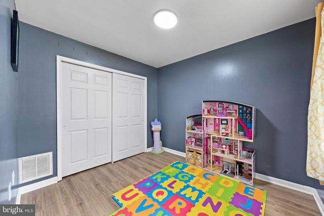 1931 MAPLEWOOD DR, Hagerstown, MD 21740