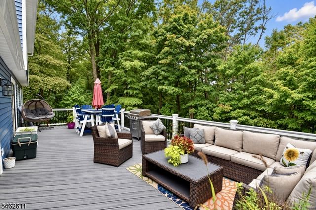 21 Fall Dr, Hardyston Twp., NJ 07460