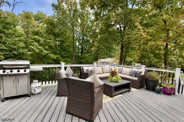21 Fall Dr, Hardyston Twp., NJ 07460