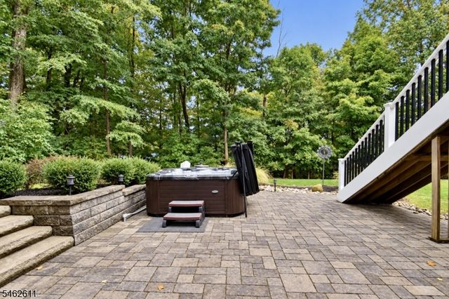 21 Fall Dr, Hardyston Twp., NJ 07460