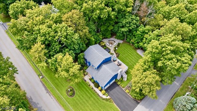 21 Fall Dr, Hardyston Twp., NJ 07460