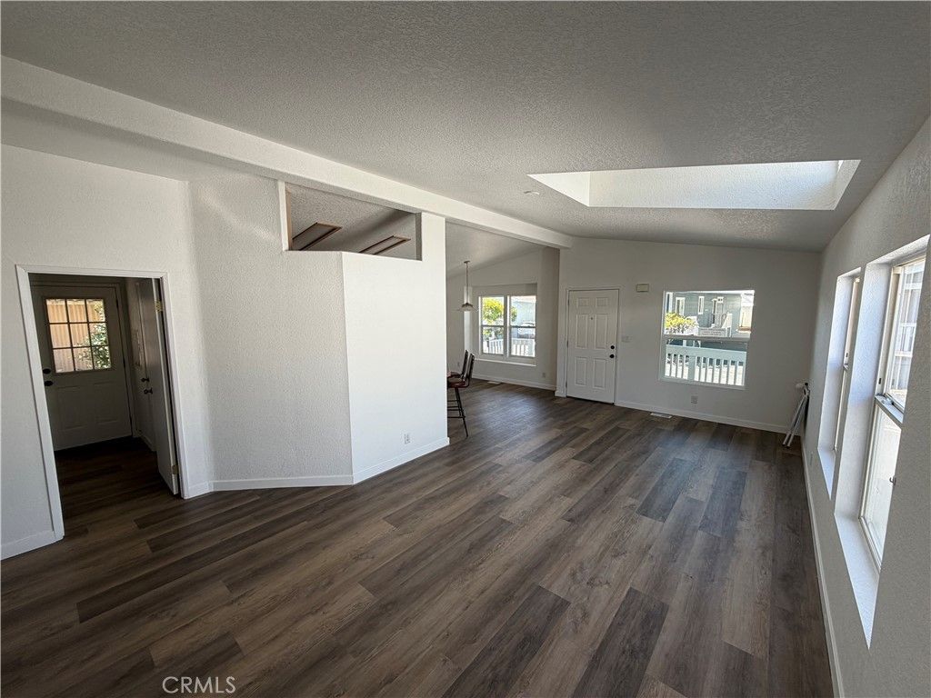 Image 5 of property listing at 10900 Sepulveda 23, San Fernando, CA 91345