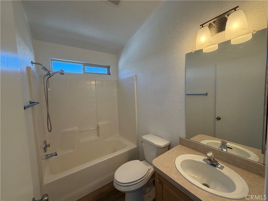 Image 7 of property listing at 10900 Sepulveda 23, San Fernando, CA 91345