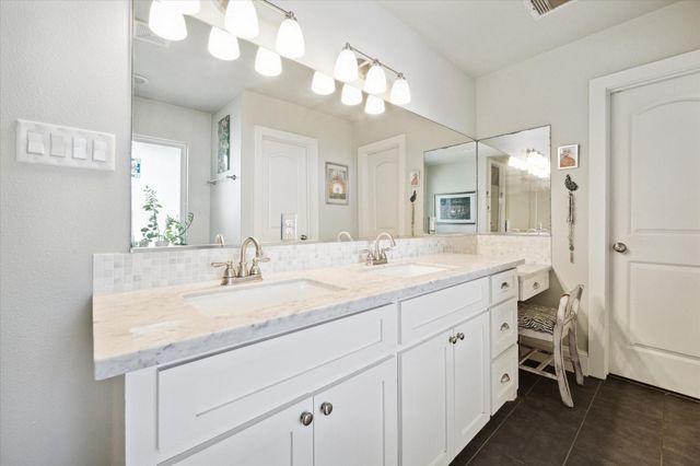 1110 Stonecrest Drive, Houston, TX 77018