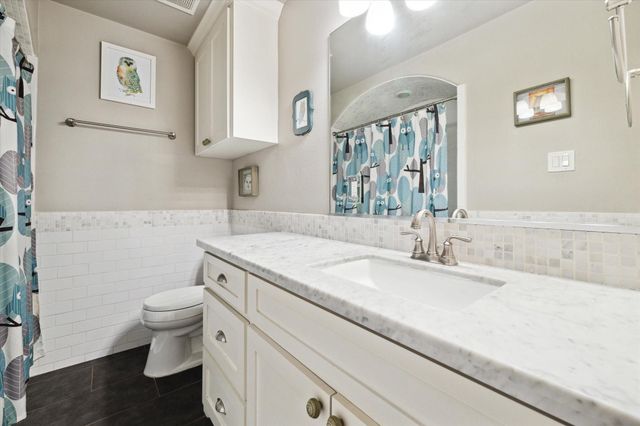 1110 Stonecrest Drive, Houston, TX 77018