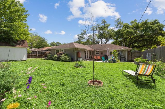 1110 Stonecrest Drive, Houston, TX 77018