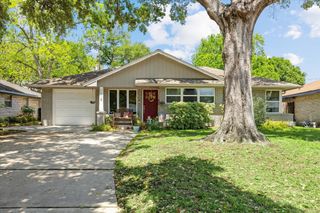 1110 Stonecrest Drive, Houston, TX 77018