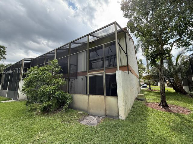 4220 SW 71st Way, Davie, FL 33314