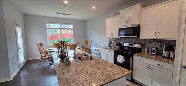 5551 Foxglove Way, Oakwood, GA 30566