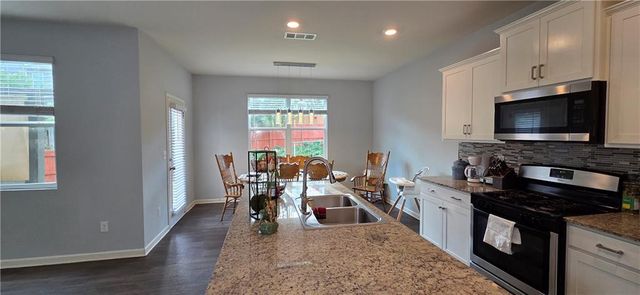 5551 Foxglove Way, Oakwood, GA 30566