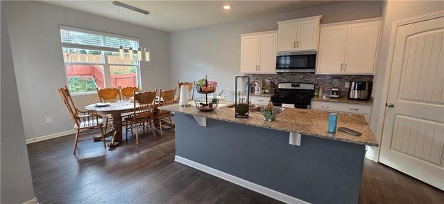 5551 Foxglove Way, Oakwood, GA 30566