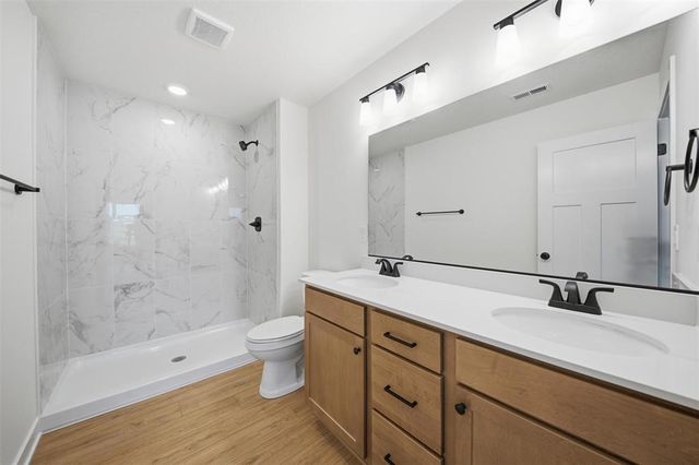 1185 Prairie Village Court, Waukee, IA 50263