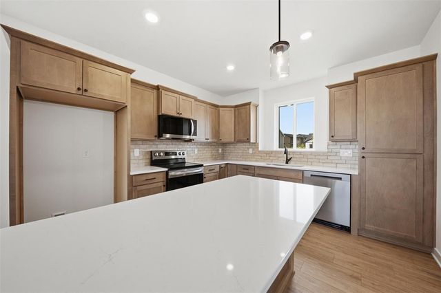 1185 Prairie Village Court, Waukee, IA 50263
