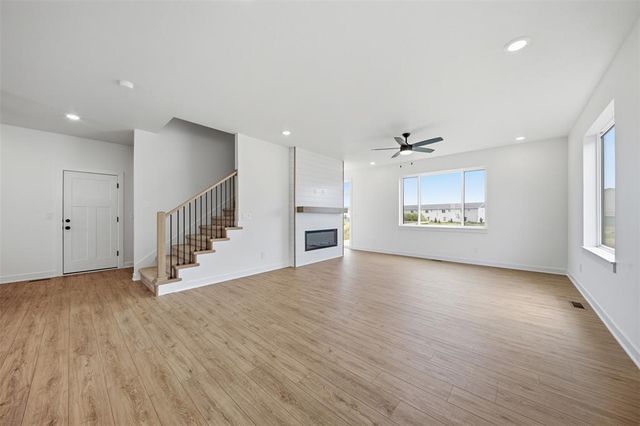 1185 Prairie Village Court, Waukee, IA 50263