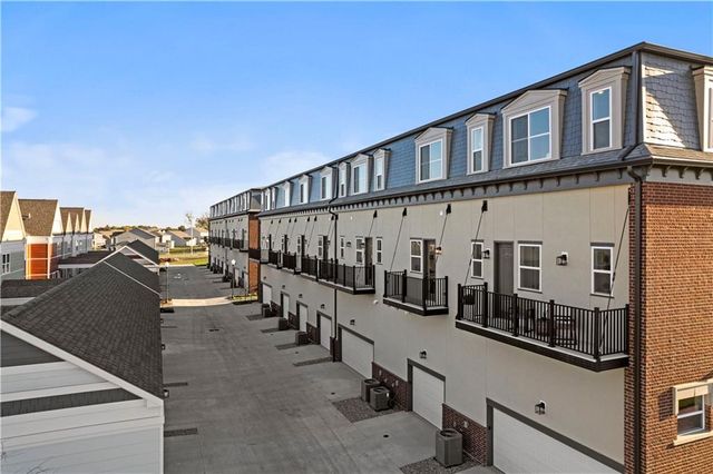 445 SW Longview Boulevard, Lee's Summit, MO 64081