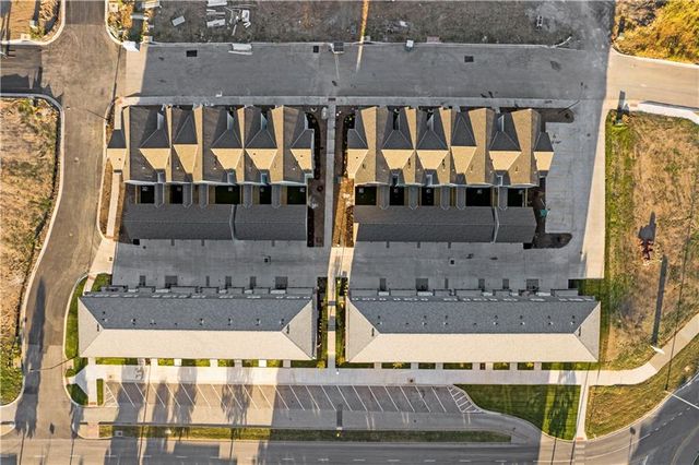 445 SW Longview Boulevard, Lee's Summit, MO 64081