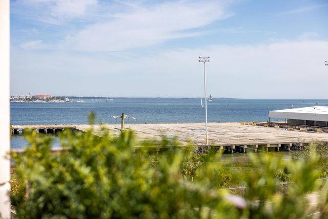2 Laurens Street Unit 4d, Charleston, SC 29401