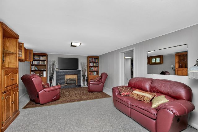 655 2nd Street, Waukee, IA 50263