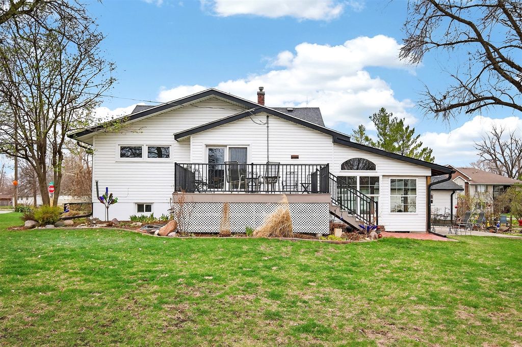 655 2nd Street, Waukee, IA 50263