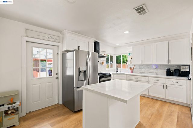 2351 W Euclid Ave, Stockton, CA 95204