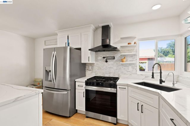 2351 W Euclid Ave, Stockton, CA 95204