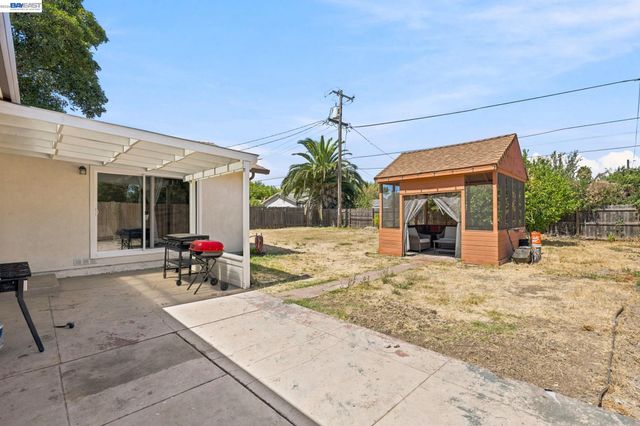 2351 W Euclid Ave, Stockton, CA 95204
