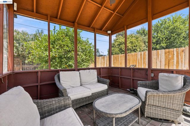 2351 W Euclid Ave, Stockton, CA 95204