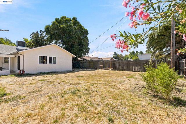 2351 W Euclid Ave, Stockton, CA 95204