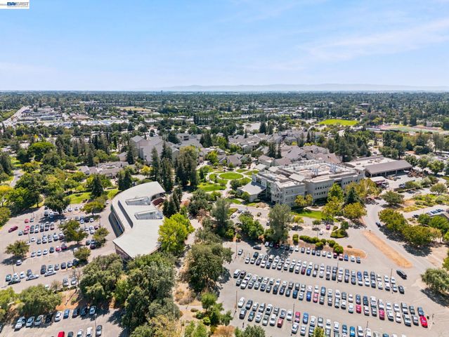 2351 W Euclid Ave, Stockton, CA 95204