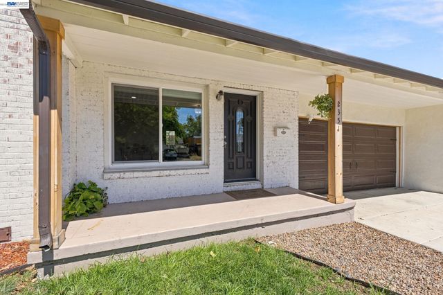 2351 W Euclid Ave, Stockton, CA 95204