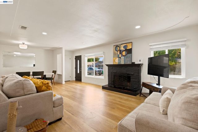2351 W Euclid Ave, Stockton, CA 95204