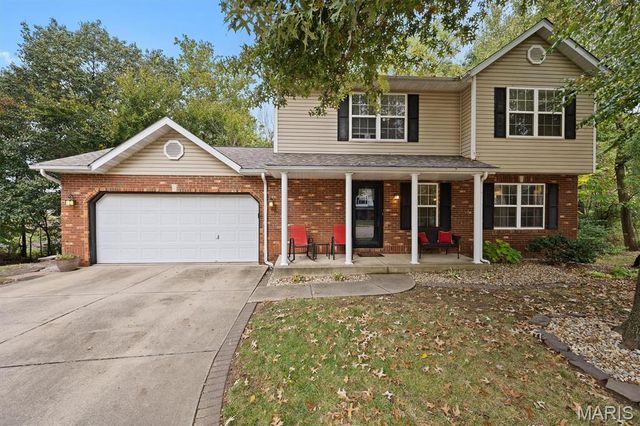 1551 Fairoaks Drive, Troy, IL 62294