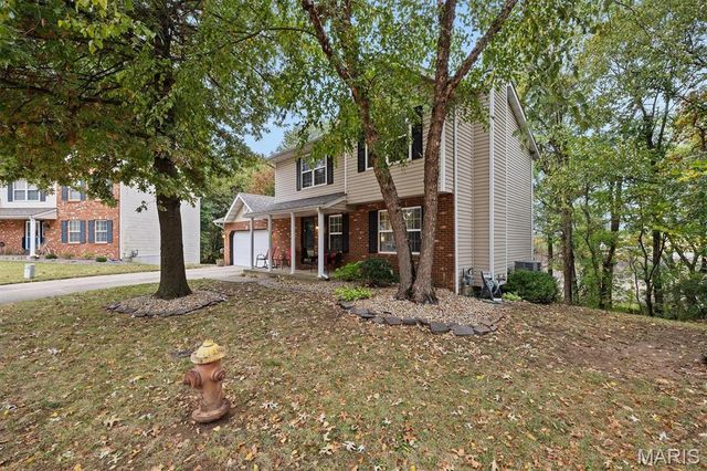 1551 Fairoaks Drive, Troy, IL 62294