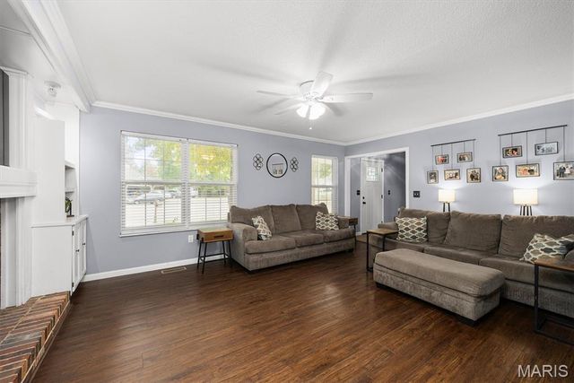 1551 Fairoaks Drive, Troy, IL 62294