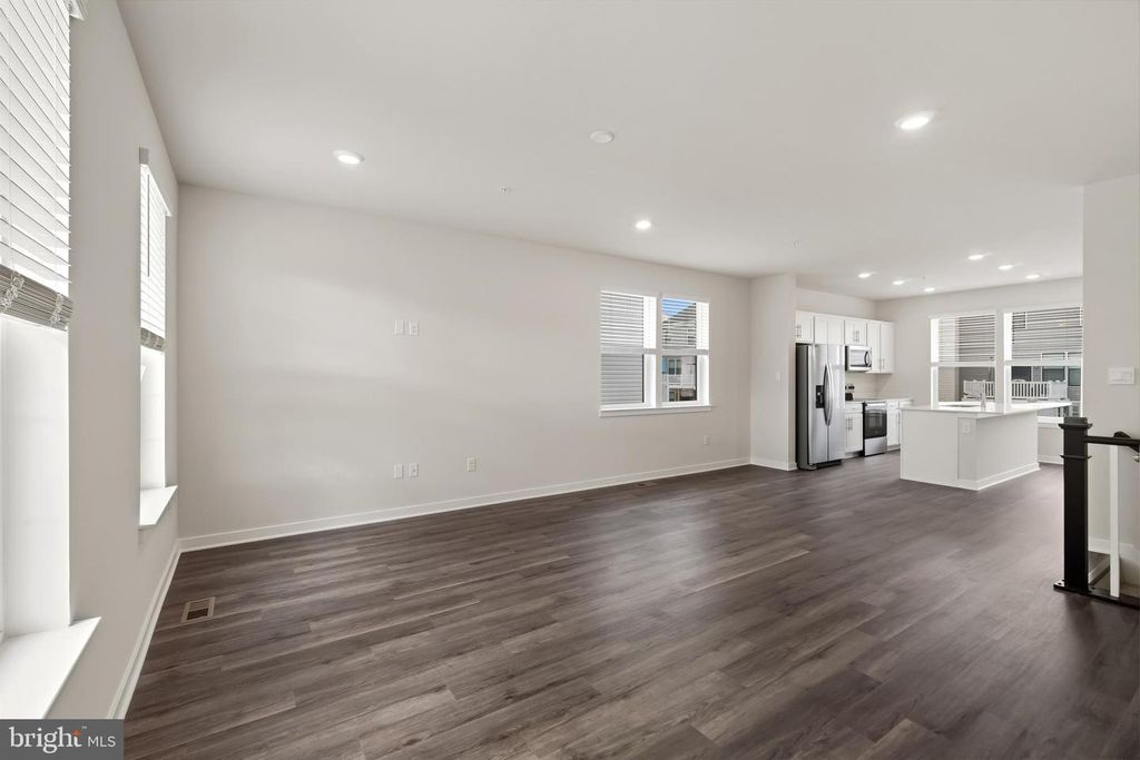 Image 10 of property listing at 222 SOFT RUSH LN, La Plata, MD 20646