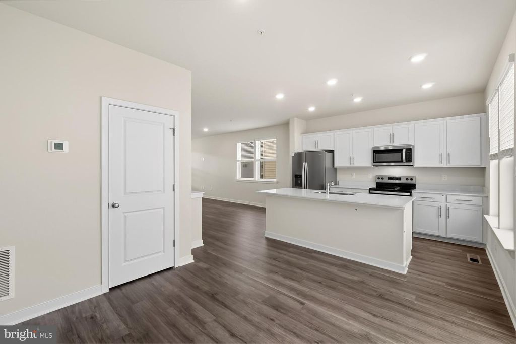 Image 16 of property listing at 222 SOFT RUSH LN, La Plata, MD 20646