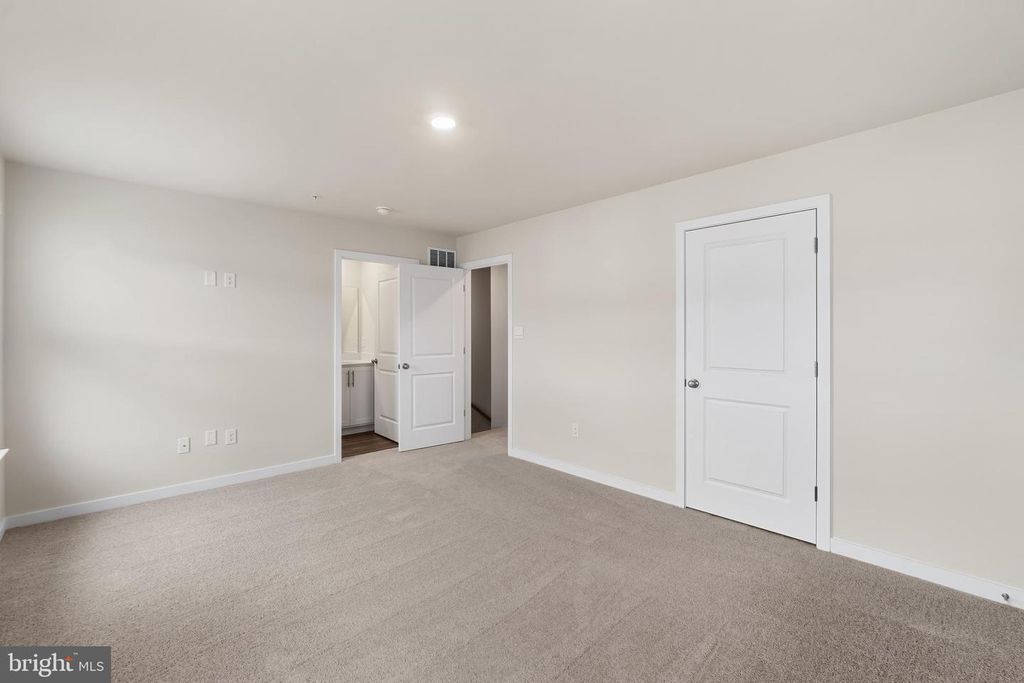 Image 27 of property listing at 222 SOFT RUSH LN, La Plata, MD 20646