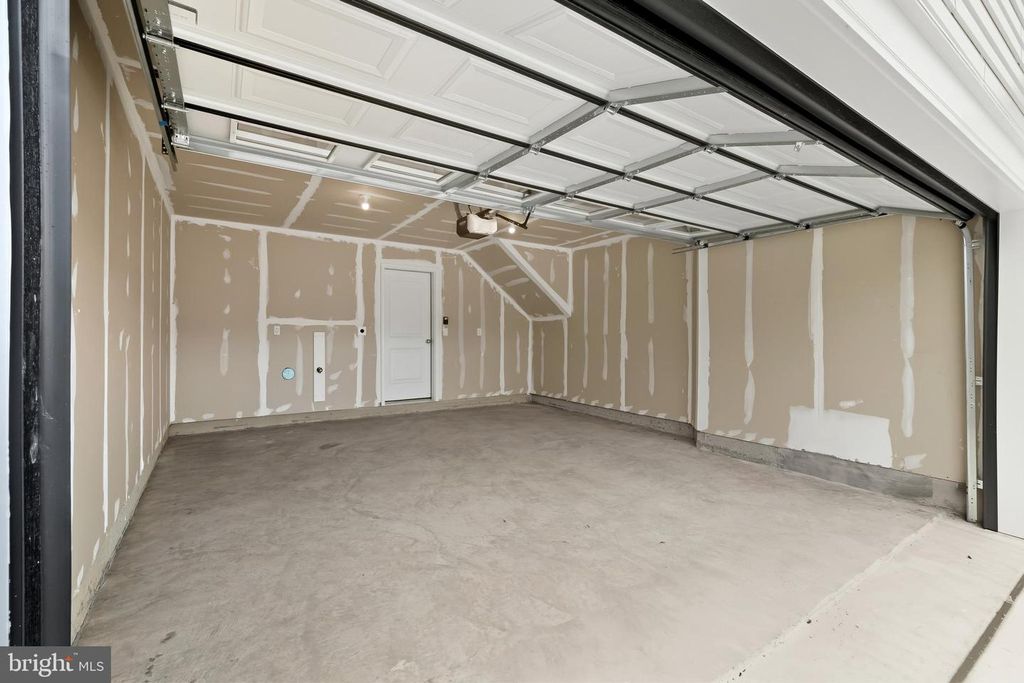 Image 3 of property listing at 222 SOFT RUSH LN, La Plata, MD 20646