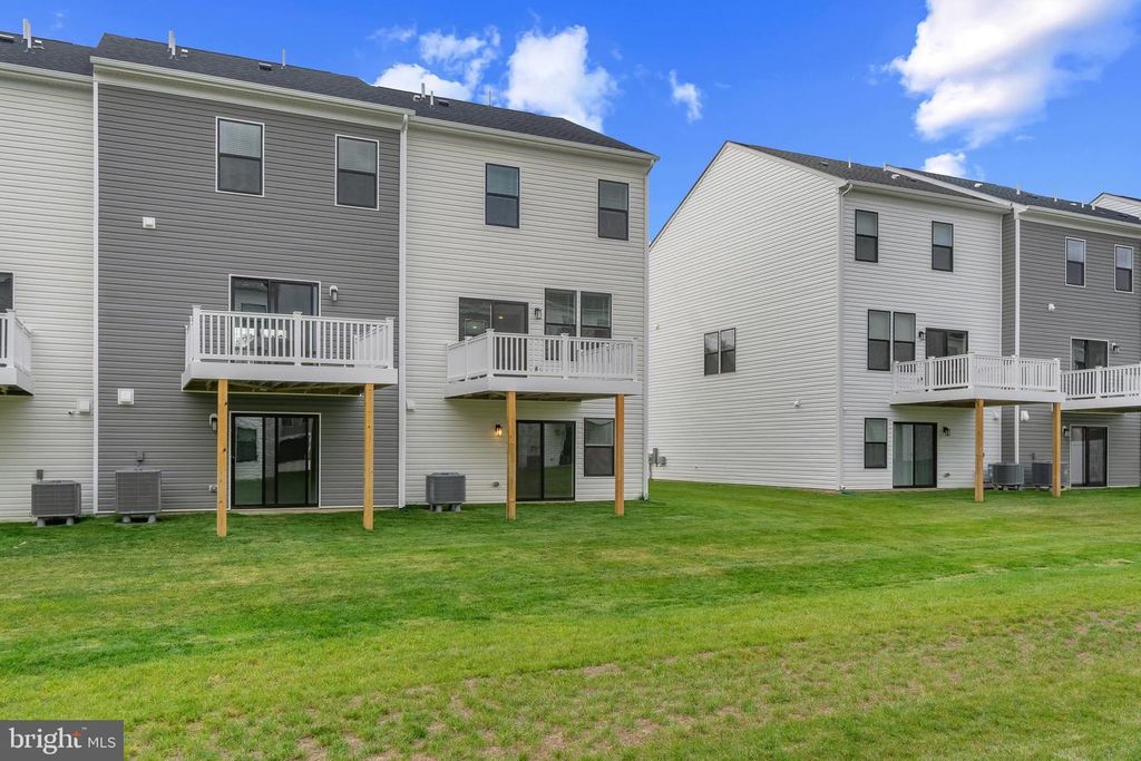 Image 35 of property listing at 222 SOFT RUSH LN, La Plata, MD 20646