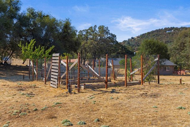 1206 Los Robles Rd, Placerville, CA 95667