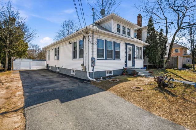 526 Post Road, Warwick, RI 02888