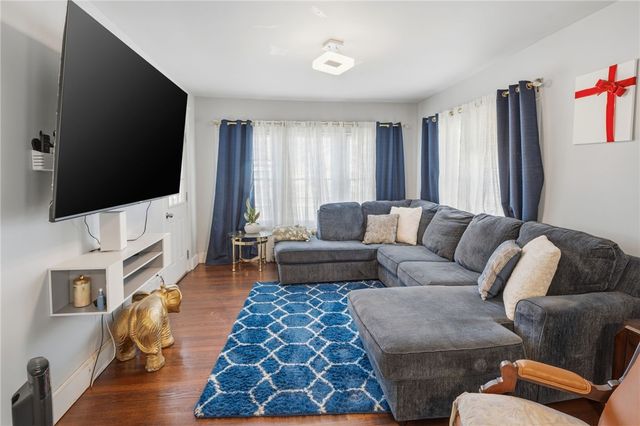 526 Post Road, Warwick, RI 02888