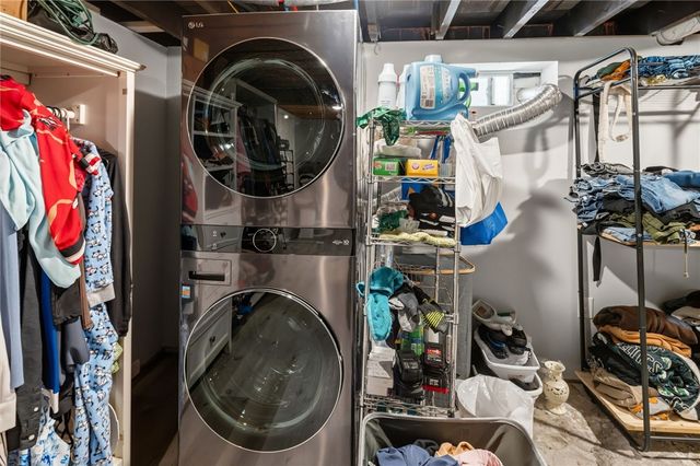 526 Post Road, Warwick, RI 02888