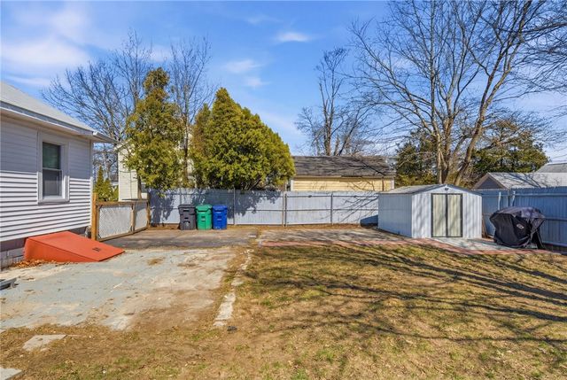 526 Post Road, Warwick, RI 02888